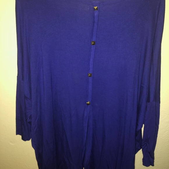 Top - Picture 2 of 2